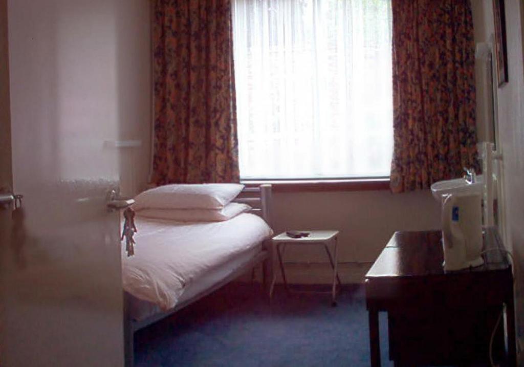 Tekels Park Guest House Camberley Pokój zdjęcie